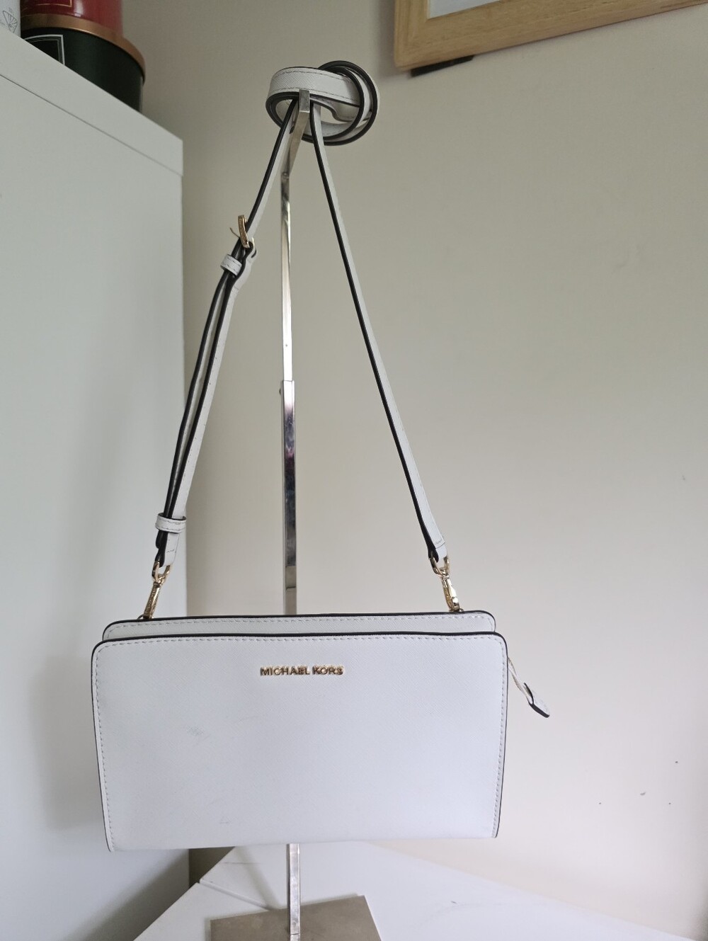Michael Kors Jet Set Travel Leather Crossbody Clutch In White